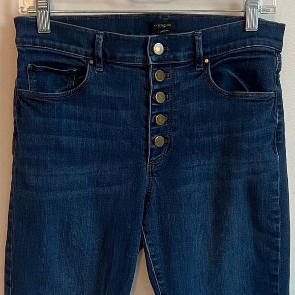 Ann Taylor Skinny Jeans Dark Wash Mid Rise Button Fly Solid Blue Stretchy Sz 6 - Picture 3 of 8